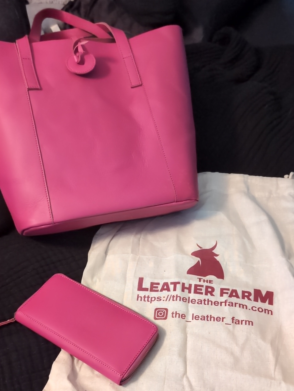 The Leather Farm Hot Pink Bucket Tote and Wallet Set  💕